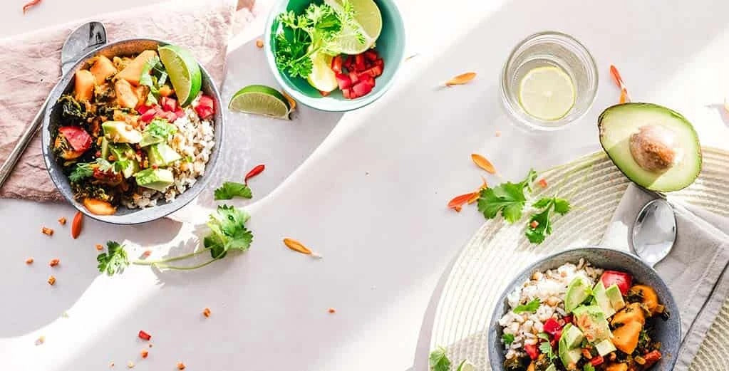Green onion knife and salad placed